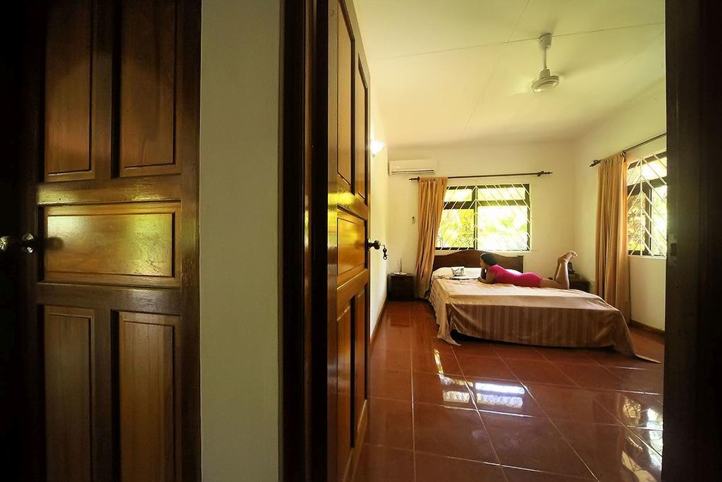 Coco Bay Villa Baie Sainte Anne Ruang foto